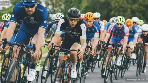 朱定文在香港亚冬会上的激烈角逐，新华网深度报道